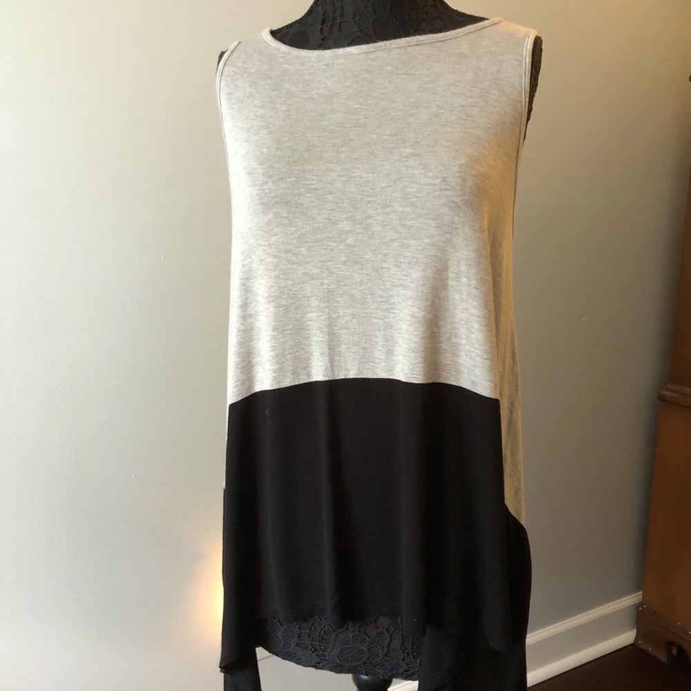 Color block handkerchief hem sleeveless top